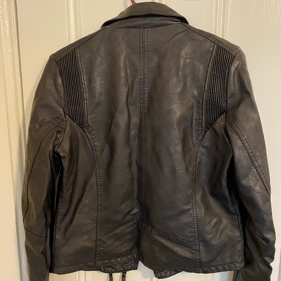 Faux leather jacket - Picture 3 of 6